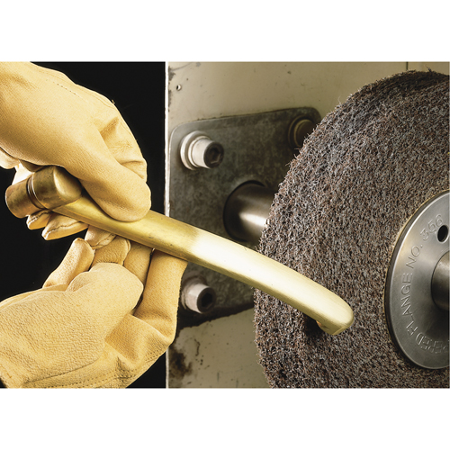 Meules de finition Scotch-Brite, 6" x 2", Arbre de 1" Ontario Packaging