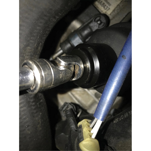 Douille pour filtre &agrave; carburant Cummins 6,7 L - 28 mm Ontario Packaging