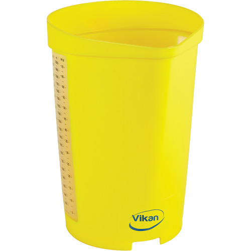 Cruche gradu&eacute;e, Plastique, Jaune, 65 oz Ontario Packaging