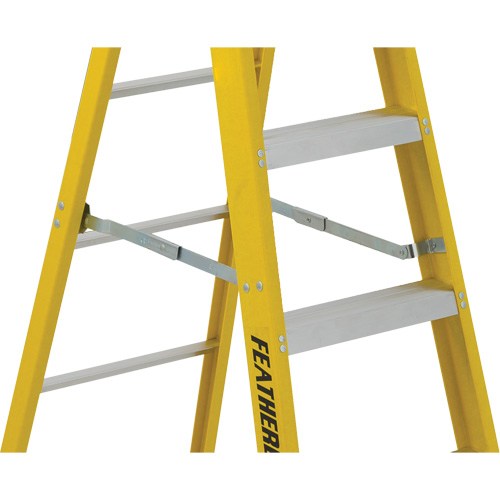 Industrial Heavy-Duty Stepladders (6900 Series), 4', Fibreglass, 300 lbs. Capacity, Type 1A Ontario Packaging