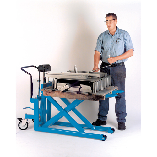 Hydraulic Skid Scissor Lift/Table, 42-1/2" L x 20-1/2" W, Steel, 1000 lbs. Capacity Ontario Packaging