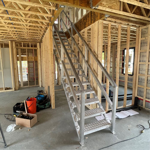 Escalier Smartstairs t&eacute;lescopique &agrave; 3-5 marches en aluminium Ontario Packaging