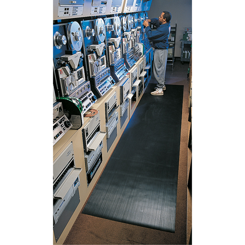 Standard Mat No.381, Ergonomic, 4' x 105' x 1/8", Black Ontario Packaging