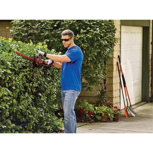 Max* PowerCut Cordless Hedge Trimmer Kit, 22", 20 V, Battery Powered Ontario Packaging