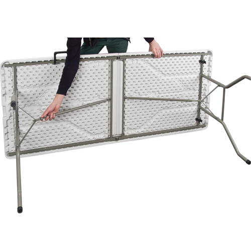 Table se pliant en deux, Rectangulaire, 72" l x 30" la, Poly&eacute;thyl&egrave;ne, Blanc Ontario Packaging