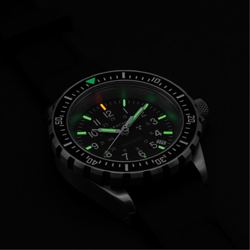 Grande montre automatique de plong&eacute;e, Num&eacute;rique, &agrave; piles, 41 mm, Noir Ontario Packaging