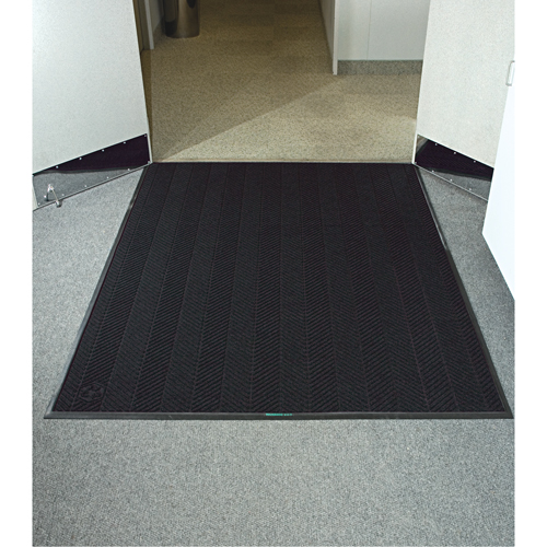 Tapis Waterhog Eco Elite, Essuie-pieds/grattoir, 4' x 6' x 3/8", Fum&eacute;e noire Ontario Packaging