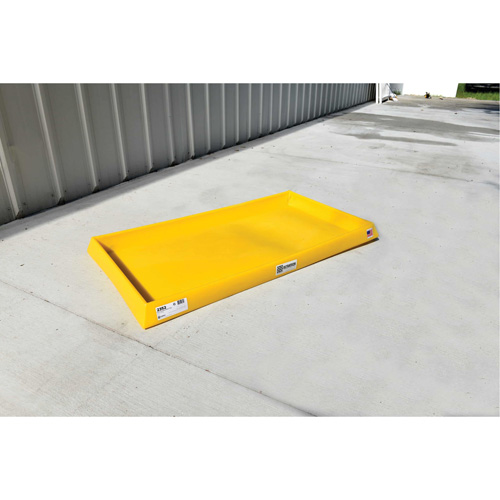 Ultra-Containment Tray&reg;, 54" L x 29.8" W x 3.5" H, 16.5 US gal. Spill Capacity Ontario Packaging