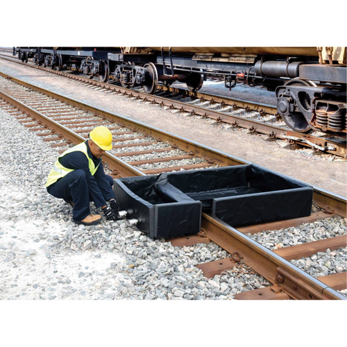 Berme Ultra-Track Berm, Capacit&eacute; 144 gal. US, 4' la x 6' lo x 12" h, Paroi en mousse Ontario Packaging