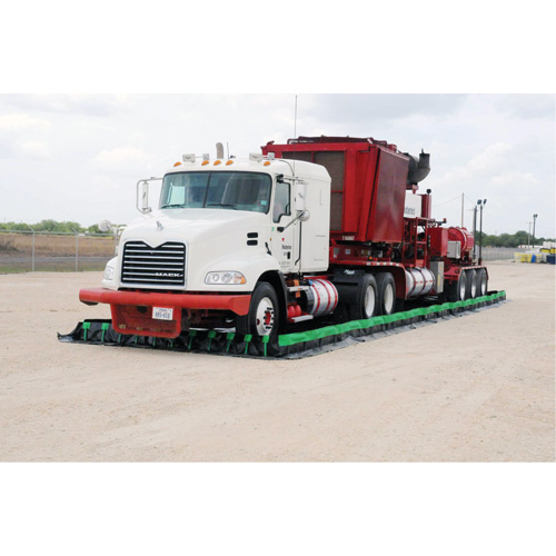 Ultimate Copolymer 2000 Ultra-Containment Berm&reg;, 5655 US gal. Capacity, 14' W x 54' L x 12" H, Hinge Bracket Ontario Packaging