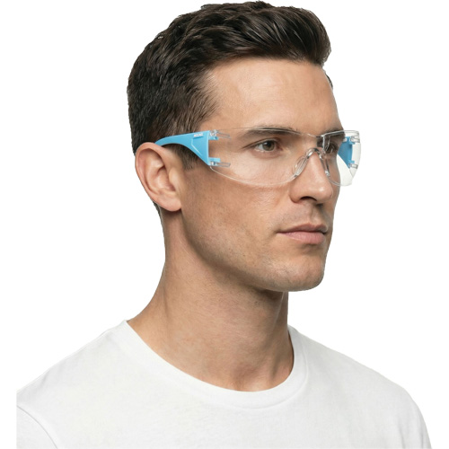 Lunettes de s&eacute;curit&eacute; bleu/blanc Adapt Lite, Lentille Transparent, Antibu&eacute;e/Anti-&eacute;gratignures, ANSI Z87+/R&eacute;pond ou surpasse la norme CSA Z94.3 Ontario Packaging