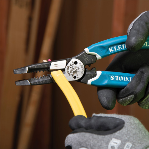 Outil polyvalent Klein-Kurve pour d&eacute;nuder, couper et sertir les fils, 8-1/4" lo, 8 - 20 AWG Ontario Packaging