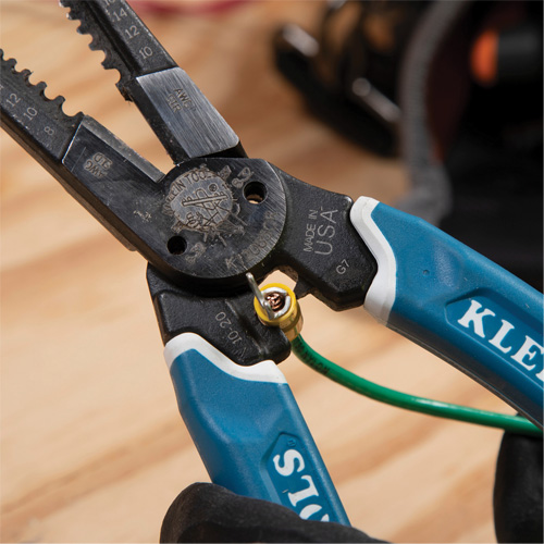 Outil polyvalent Klein-Kurve pour d&eacute;nuder, couper et sertir les fils, 8-1/4" lo, 8 - 20 AWG Ontario Packaging