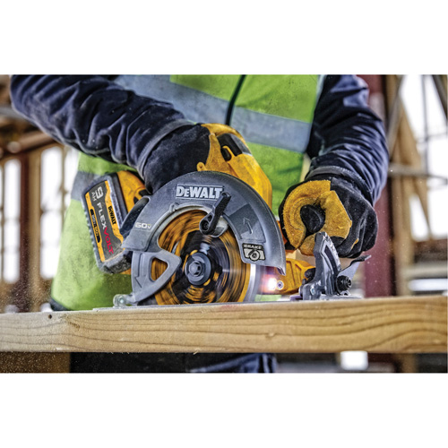 FlexVolt&reg; Max Brushless Circular Saw with Electric Brake Kit, 7-1/4", 60 V Ontario Packaging