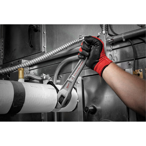 Cl&eacute; &agrave; tuyau coud&eacute;e en aluminium, Cap des m&acirc;choires 2", Longueur 14", Fini Rev&ecirc;tement en poudre, Prise Ergonomique Ontario Packaging