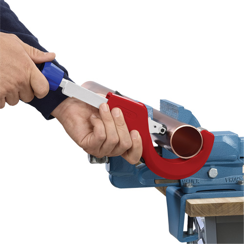 Coupe-tubes KNIPEX TubiX&reg; XL 10-1/4", Capacit&eacute; de 5/64"- 3" Ontario Packaging
