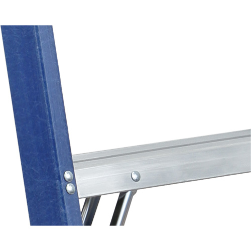 Industrial Duty Stepladders (6300 Series), 4', Fibreglass, 250 lbs. Capacity, Type 1 Ontario Packaging
