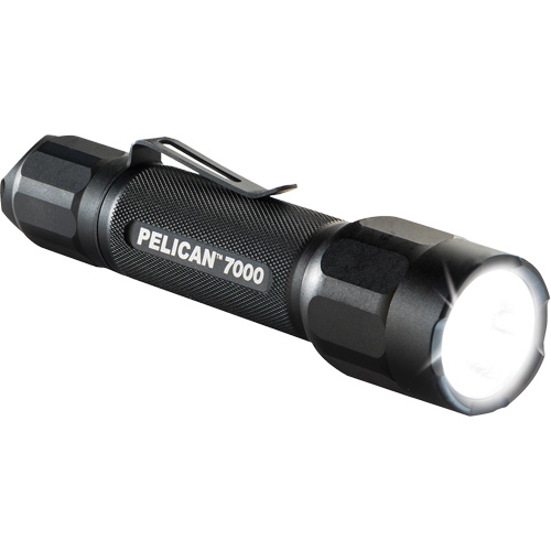 Lampe de poche tactique de s&eacute;rie 7000, DEL, 774 lumens, Piles CR123 Ontario Packaging