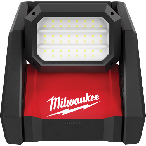Projecteur d'illumination &agrave; alimentation double M18 Rover, DEL, 2000/4000/1200 lumens, Boîtier en Plastique Ontario Packaging