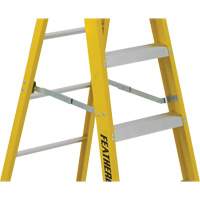 Industrial Heavy-Duty Stepladders (6900 Series), 4', Fibreglass, 300 lbs. Capacity, Type 1A Ontario Packaging