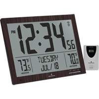 Horloge à réglage automatique à calendrier complet avec de très grands caractères, Numérique, À piles, Brun OR498 | Ontario Packaging