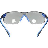 Lunettes de s&eacute;curit&eacute; Solus avec lentilles Scotchgard, Lentille Grise/fum&eacute;e, Antibu&eacute;e, R&eacute;pond ou surpasse la norme CSA Z94.3 Ontario Packaging