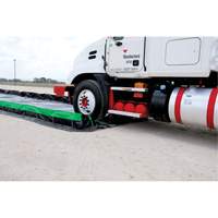 Ultimate Copolymer 2000 Ultra-Containment Berm&reg;, 179 US gal. Capacity, 4' W x 6' L x 12" H, Hinge Bracket Ontario Packaging