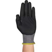 Gants r&eacute;sistants &agrave; la coupe HYFLEX 11-584, Taille 5/2T-petit, Calibre 21, Rev&ecirc;tement Mousse de nitrile, Enveloppe en PEHP/Intercept, ASTM ANSI niveau A6/EN 388 niveau F Ontario Packaging