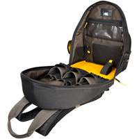 Sacs &agrave; dos pour outils Techgear &agrave; 53 pochettes, 16" lo x 13-1/4" la, Noir, Polyester Ontario Packaging